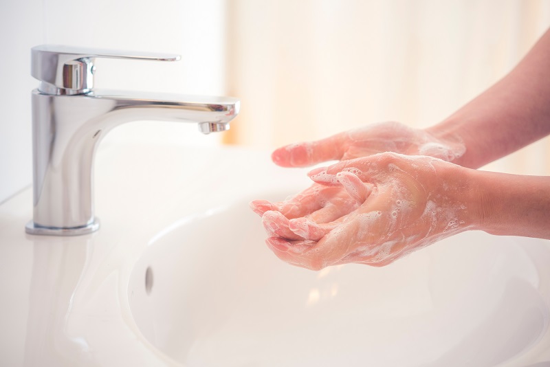 Адекватна грижа за ръцете след учестеното миене